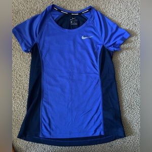 🦄6 Items for $20🦄 Nike Dri-Fit Shirt